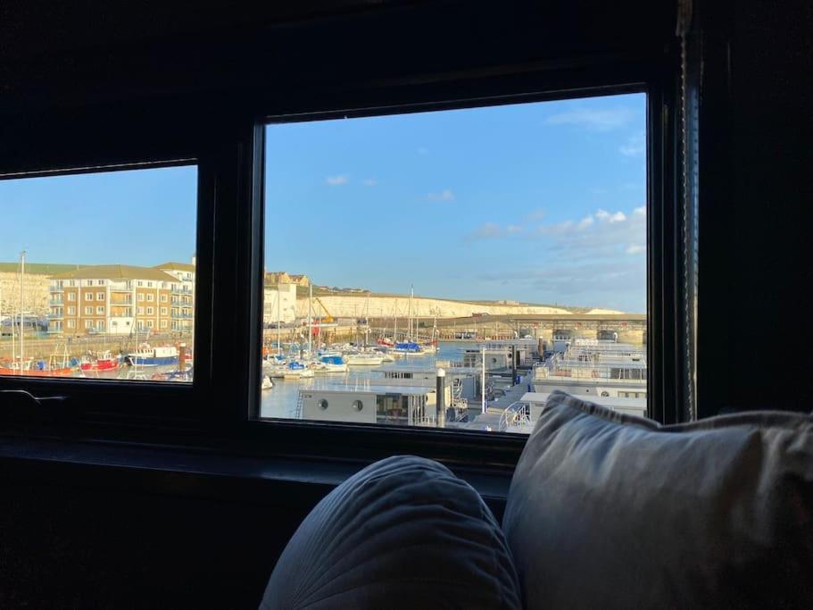Seascape - Floating Home At Brighton Marina With Free Parking Dış mekan fotoğraf